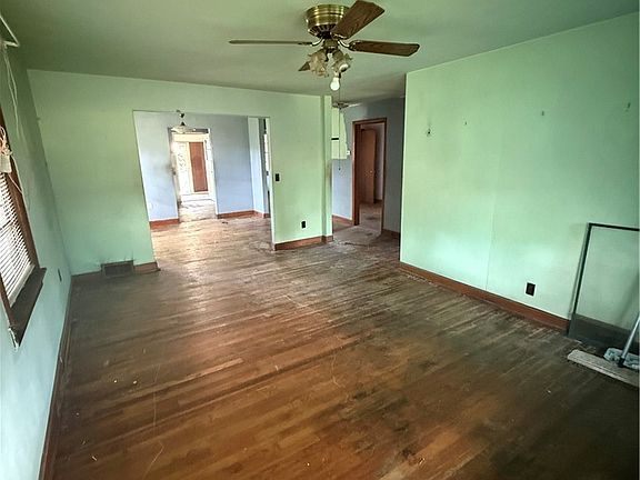 5th image of 821 W 8th Street