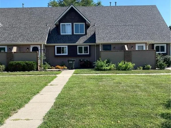 3817 Overland Dr, Lawrence, KS 66049