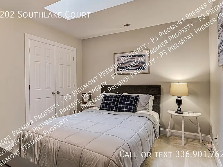 1202 Southlake Ct — Photo 7