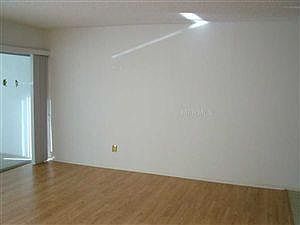 4th image of 1339 Queen Anne Dr #D