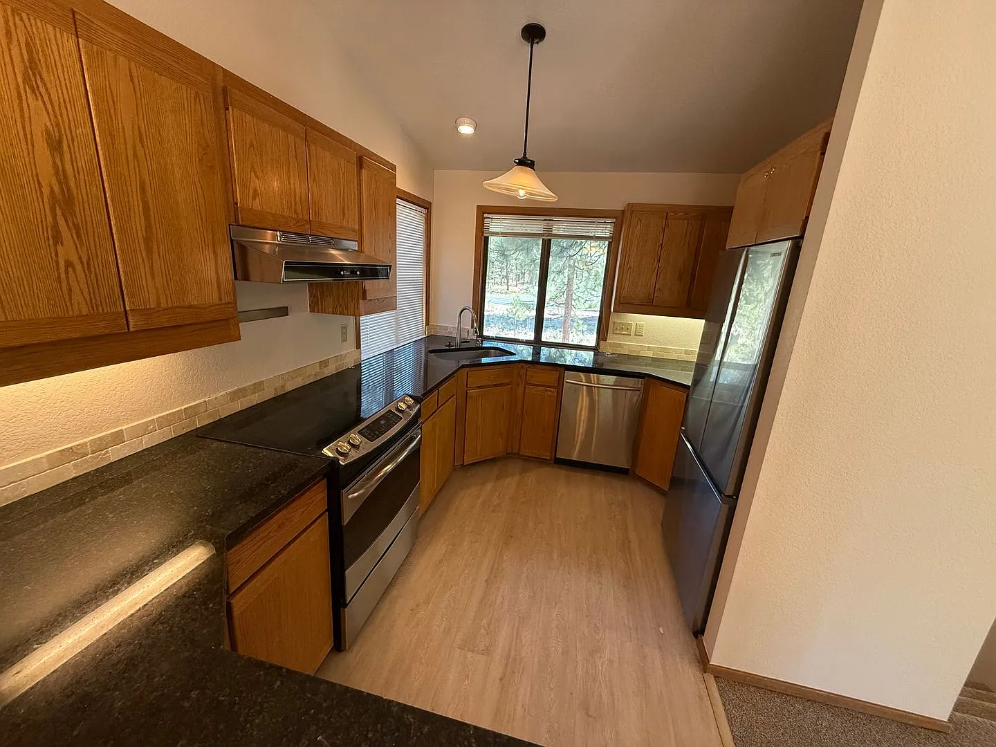 Spacious 3 Bed/2 Bath Home in Sunriver - Multiple Balconies — Photo 4