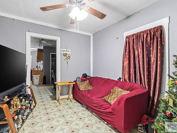 3rd image of 170 Hidalgo St