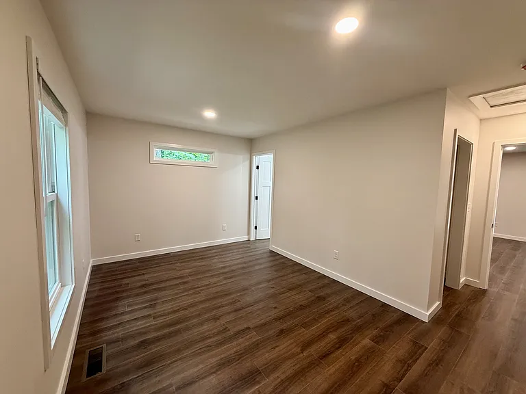 Bedroom with en-suite bathroom