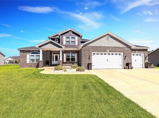 1145 Nancy Cris St, Breese, IL 62230