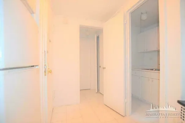 Rented by Manhattan Realty Group | media 14