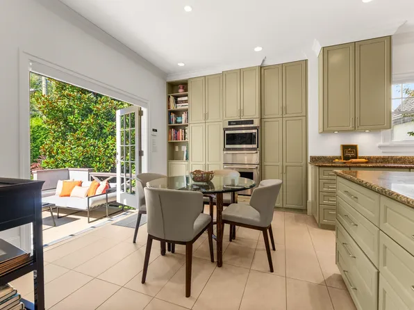 6339 Adera St, Vancouver, BC V6M 3J7