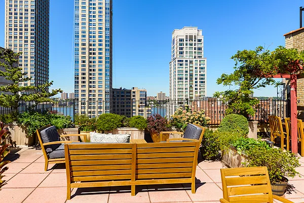 Rented by Keller Williams NYC | media 21