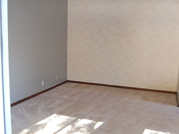 3rd image of 3724 Clover Cir #3726