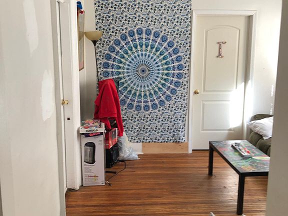 4th image of 19 Winspear Ave