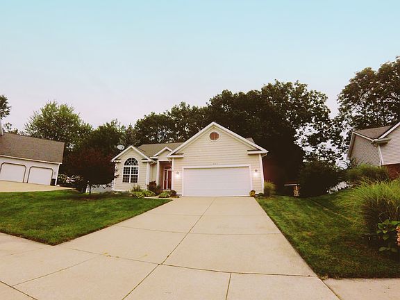 2nd image of 937 Songbird Ln