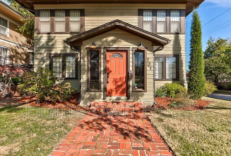 3 bed, 3.0 bath, 2151 sqft, $3,395 — Photo 4