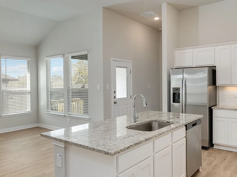 339 Nespral Dr — Photo 13