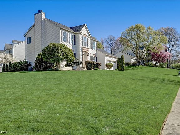 3rd image of 628 Ashbrook Dr