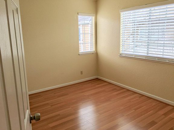 3rd image of 962 Owens Lake Dr