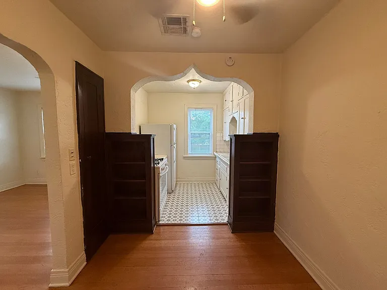 1718 N Indiana Ave #8 — Photo 2
