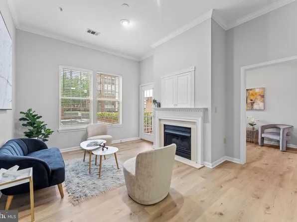 191 Somervelle St APT 101, Alexandria, VA 22304