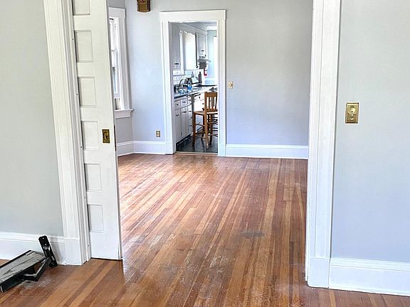 4th image of 15 Oxford St #1