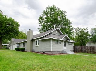 402 E Meadow Ave, Crane, MO 65633