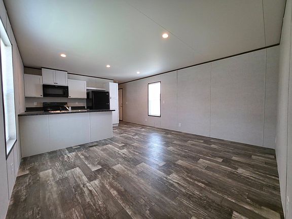 5th image of 1440 W Plum St #176