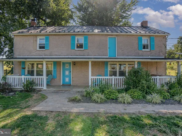 8958 Park St, Red Lion, PA 17356