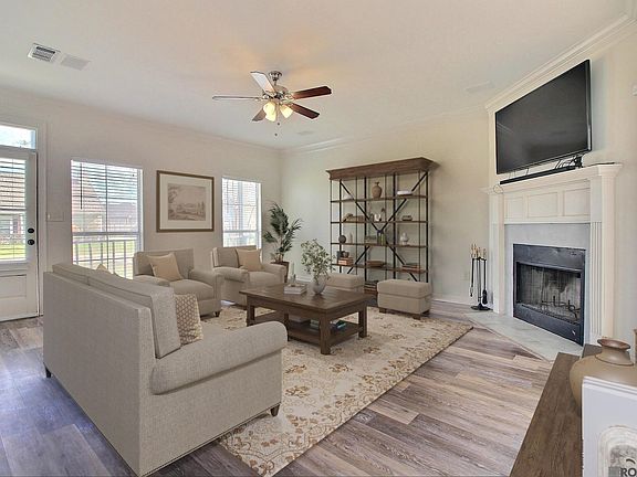 3rd image of 32495 Magnolia Ct