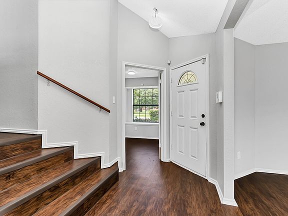 4th image of 10240 Hillhouse Ln