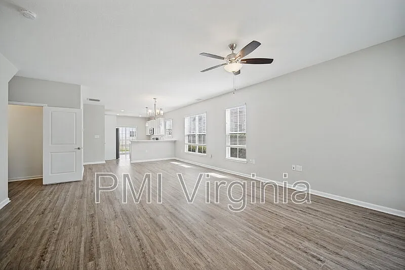 4 bed, 2.5 bath, 2250 sqft, $2,995 — Photo 3