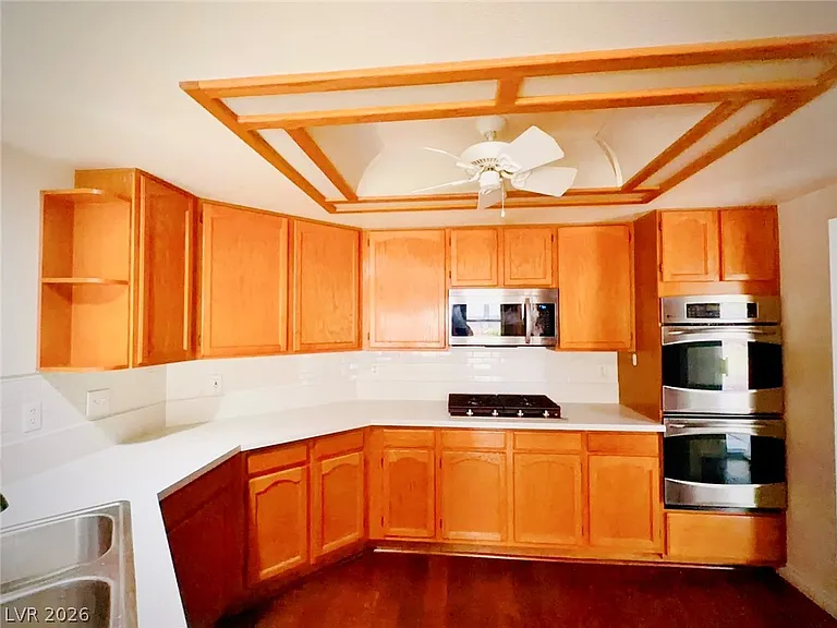 8405 Justine Ct — Photo 3