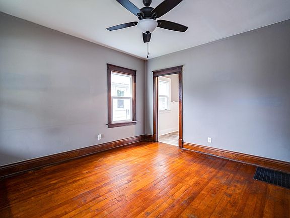 2nd image of 1109 Weng Ave