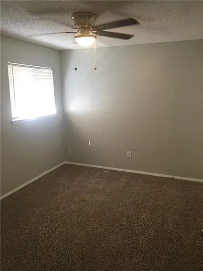 301 Villa Oaks Cir — Photo 5