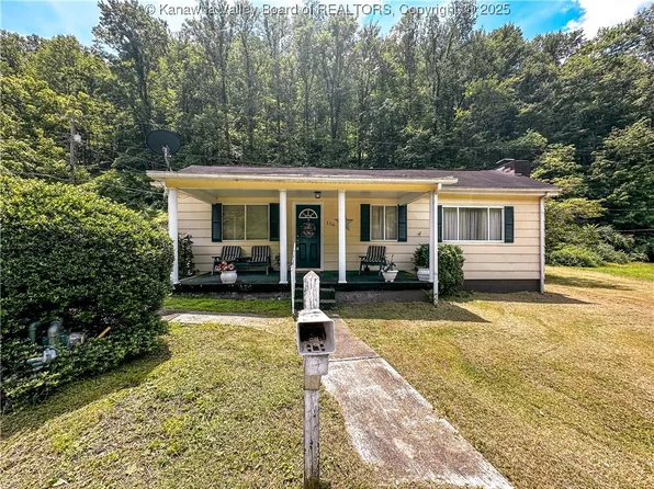 116 Perdue Dr, Chapmanville, WV 25508
