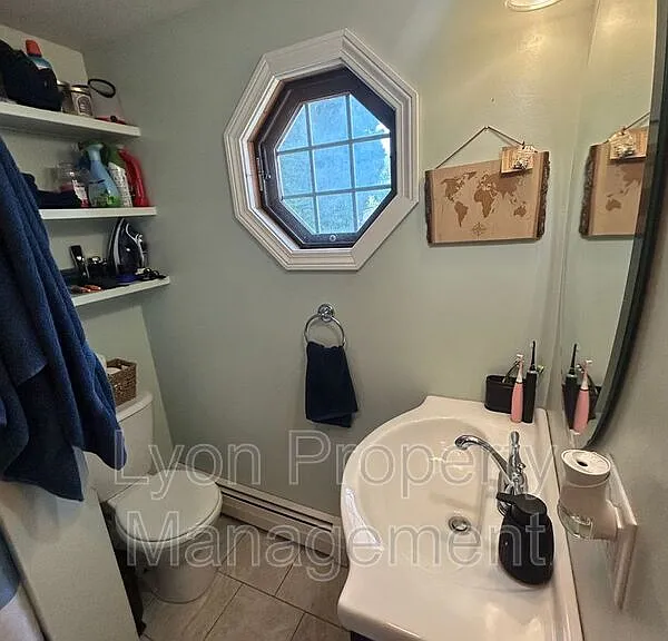136 Aborn Ave — Photo 4