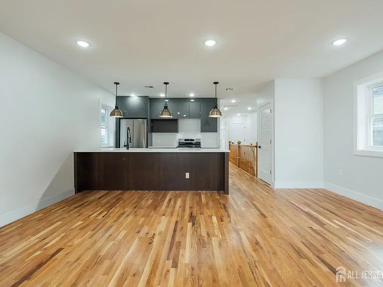 88 Hollywood Ave #2 — Photo 5