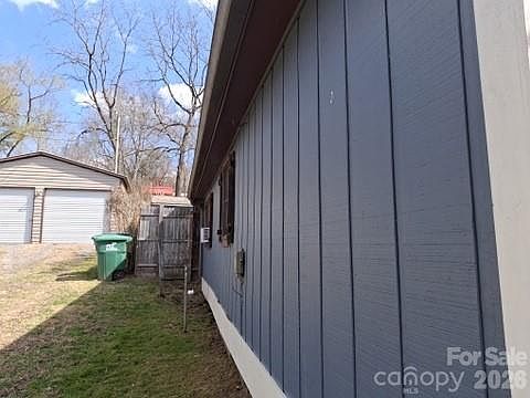 3rd image of 129 Harrison St