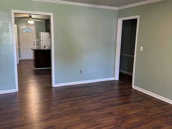 3rd image of 18 Katie Dr