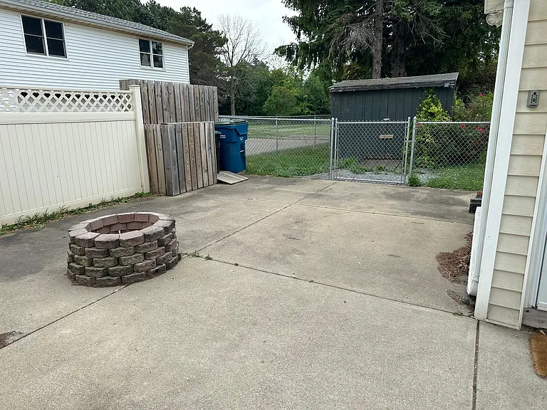 6715 Ralph Ct — Photo 9