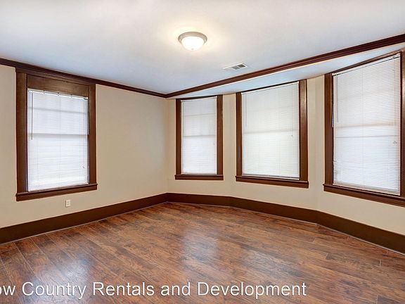 2nd image of 1602 E Henry St #7307514