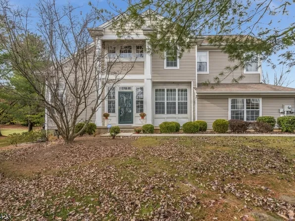 315 Clover Ct, Lopatcong Twp., NJ 08886