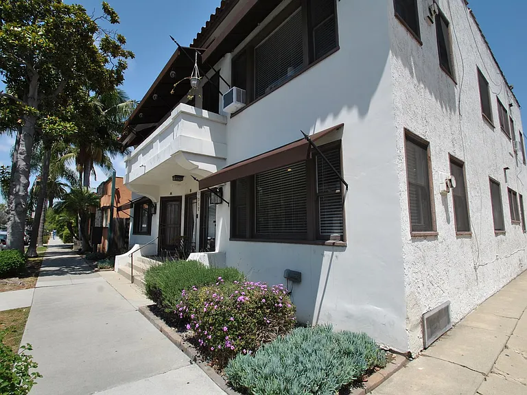 312 Temple Ave #D — Photo 6