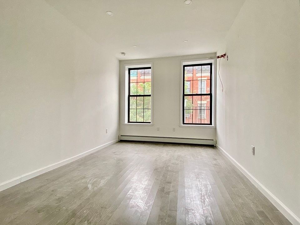 1st image of 35 Garnet St #2