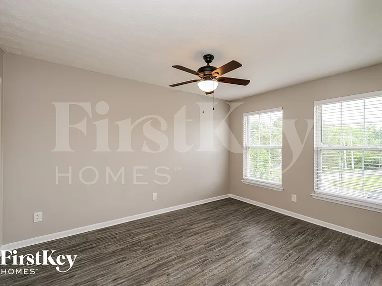 1211 Parkside Dr — Photo 14