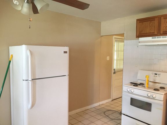 3rd image of 523 Saratoga Ln