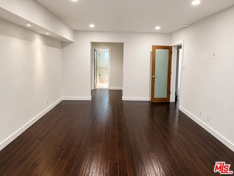 1525 N Hayworth Ave #107 — Photo 15