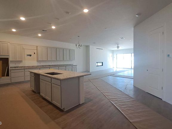 5th image of 2650 Connor Ave