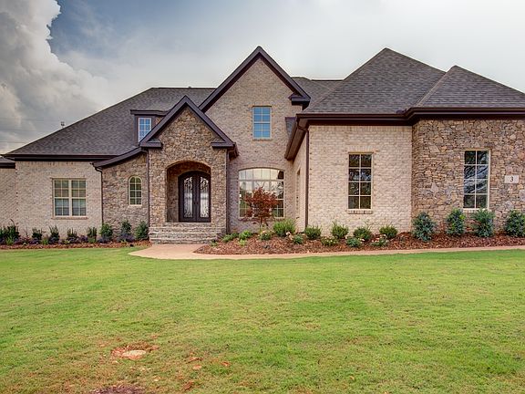 2nd image of 3 Oakshire Pl SE