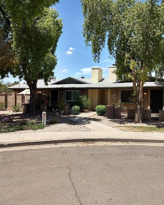 1st image of 3344 S Parkside Dr