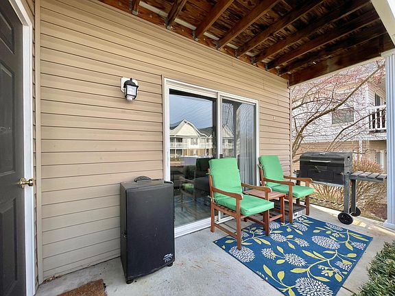2nd image of 9732 Crayford Dr Unit 5B