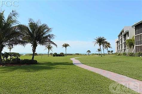 Path to beach