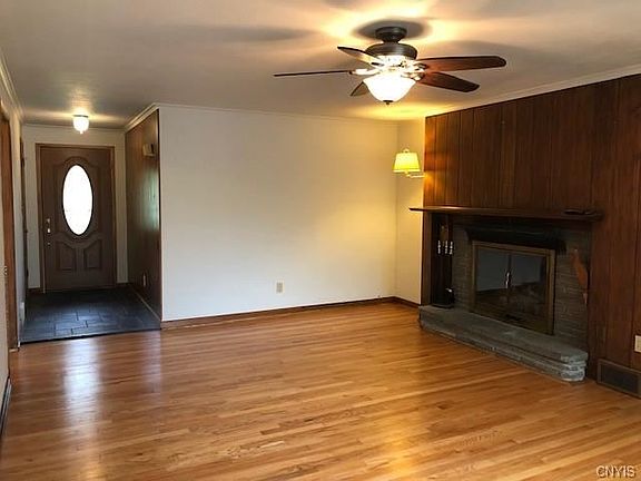 4th image of 101 Munro Dr