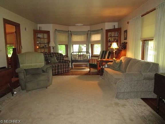 3rd image of 6766 Mahoning Ave NW